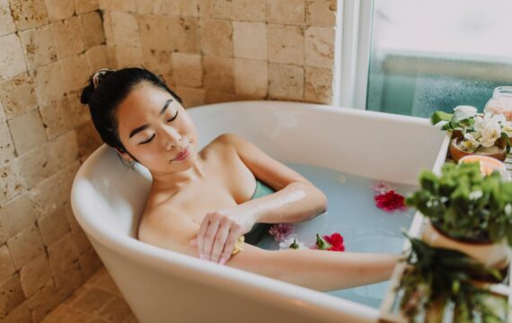 Tworzenie Oazy Relaksu: Jak Stworzyć Domowe Spa z Atmosferą Wszechogarniającego Spokoju