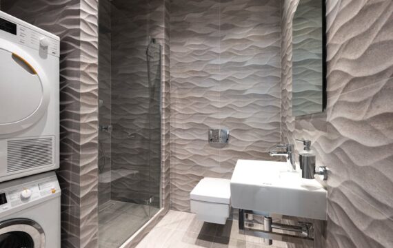 Mikrocement w kuchni i łazience: wykonanie, koszty, błędy i aranżacje