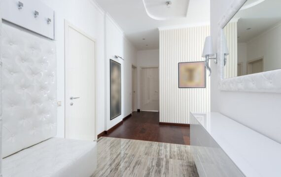 Sufit podwieszany z płyt GK 2025: projekt, montaż krok po kroku, oświetlenie i realne koszty